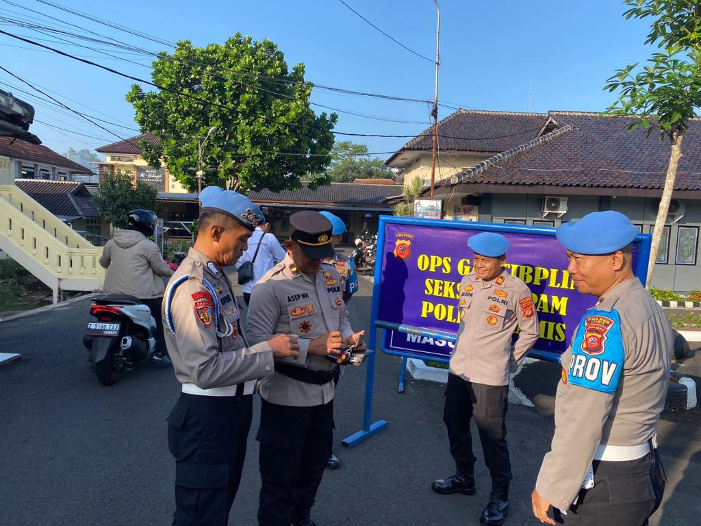 Pastikan Kedisiplinan Personel, Propam Polres Ciamis Gelar Operasi Gaktiblin