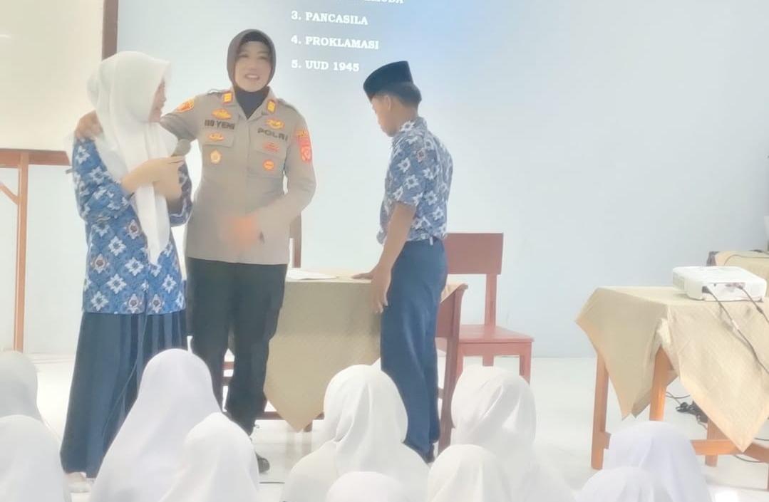 Kapolsek Rajadesa Ingatkan Siswa dan Santri akan Bahaya Bullying dan Judi Online