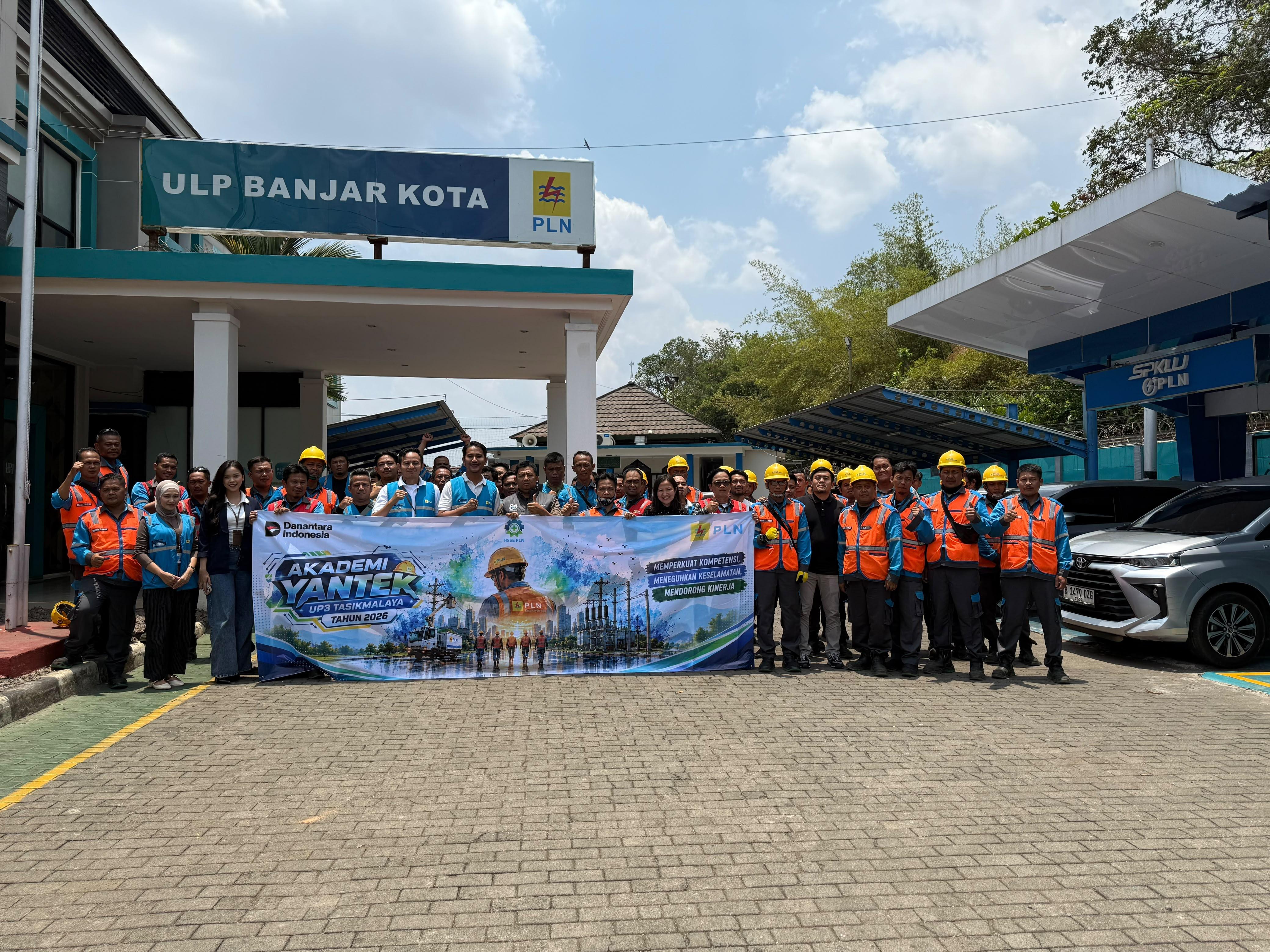Sambut Sumpah Pemuda, PLN Tasikmalaya Tingkatkan Kompetensi Petugas Yantek demi Layanan Listrik Andal